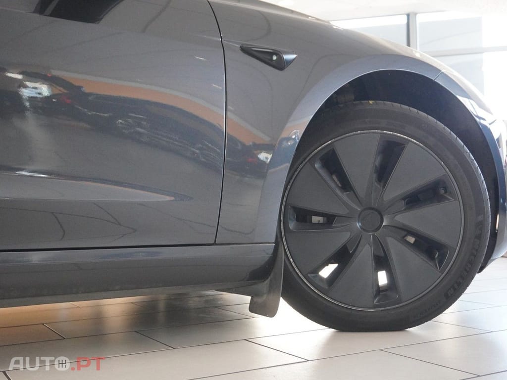 Tesla Model 3 Standard Range Plus RWD