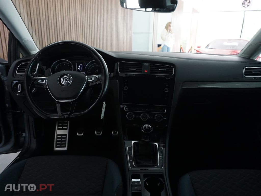 Volkswagen Golf 1.0 TSI OPF IQ.DRIVE