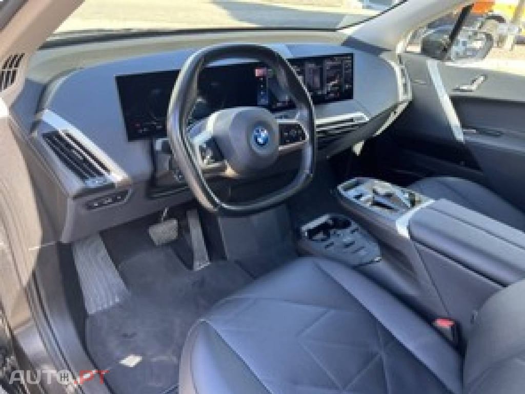 BMW iX xDrive 40
