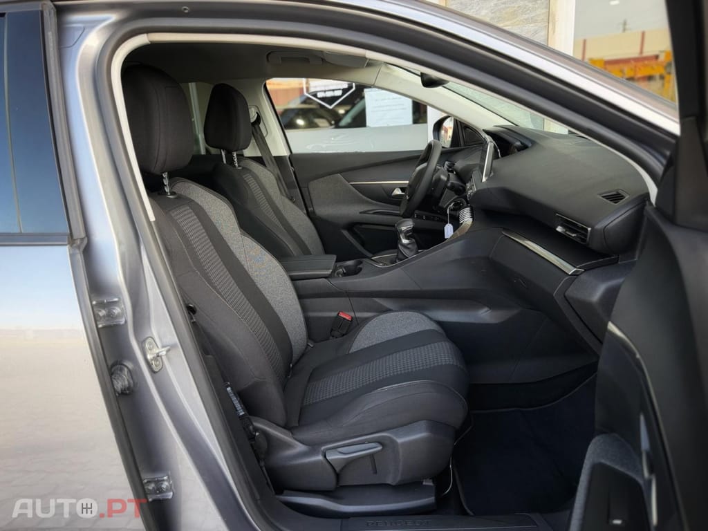 Peugeot 3008 1.5 BlueHDi Active
