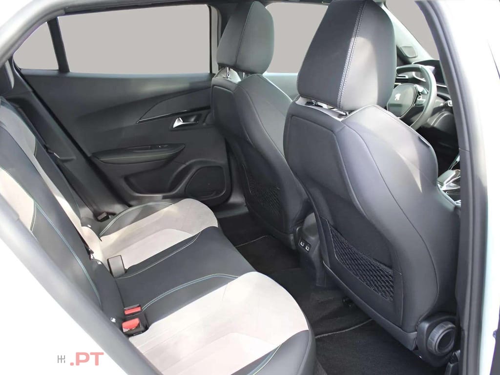 Peugeot E-2008 GT 