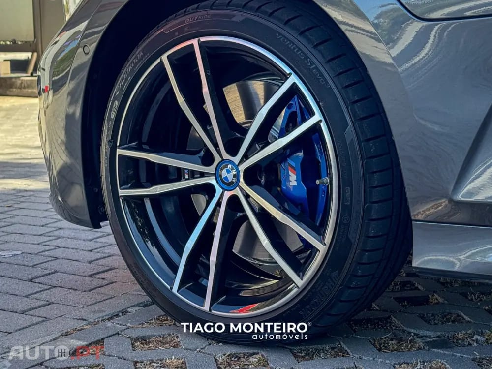 BMW 330 e Pack Desportivo M Auto