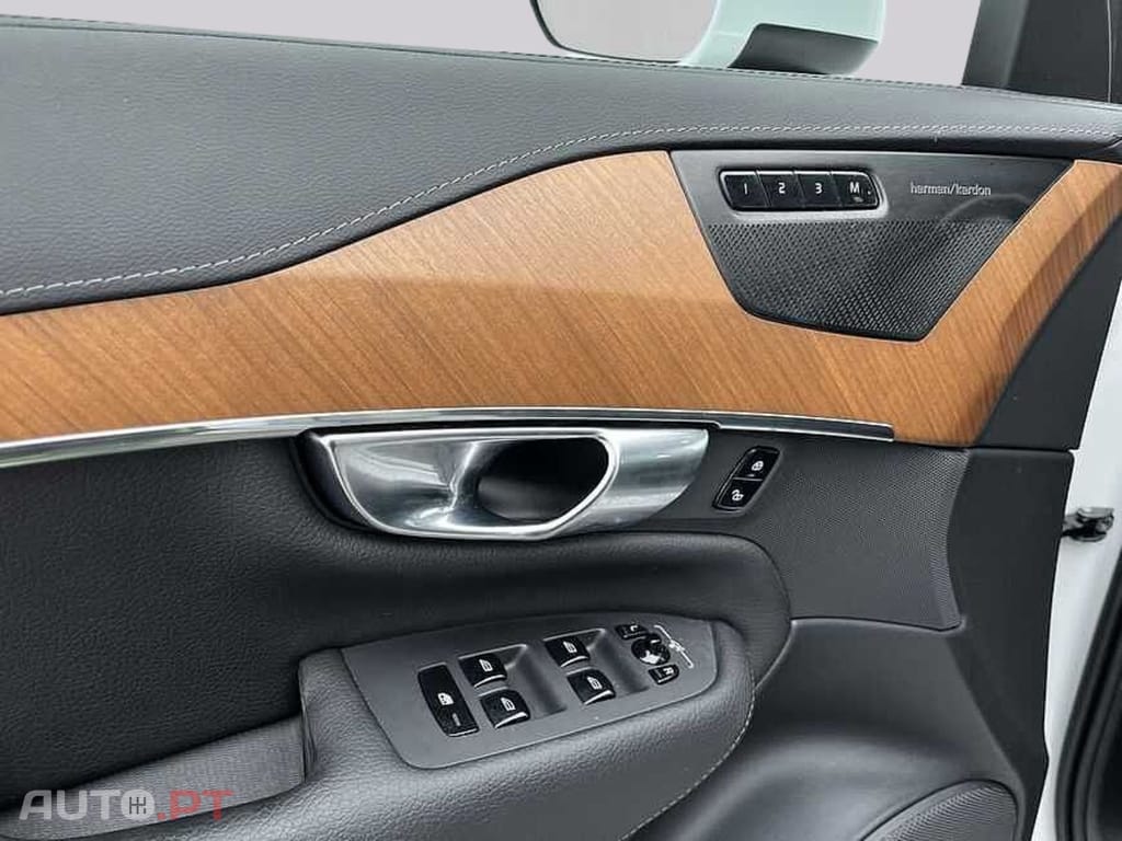 Volvo XC90 I.V.A DEDUTIVEL T8
