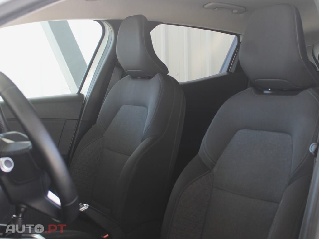 Renault Clio TCe 100 BUSINESS EDITION