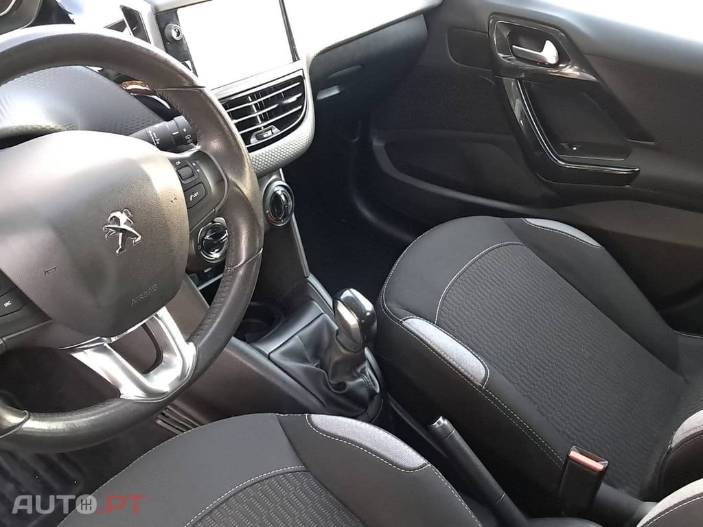 Peugeot 208 1.6 BlueHDi Style