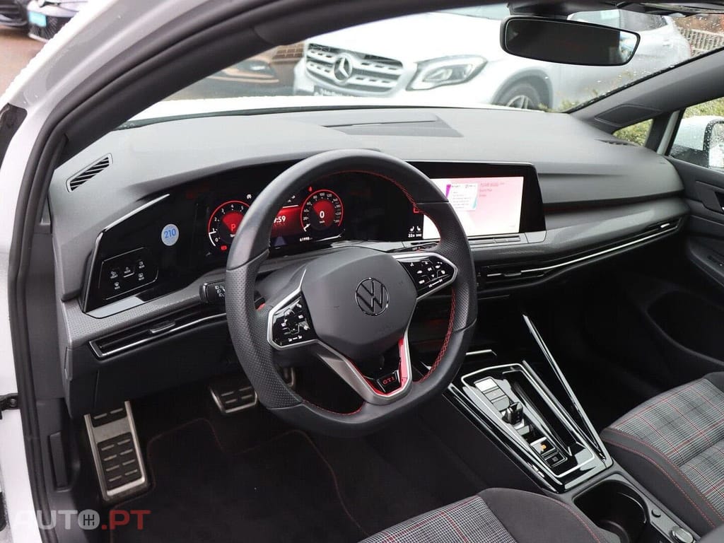 Volkswagen Golf 2.0 TSI GTI DSG
