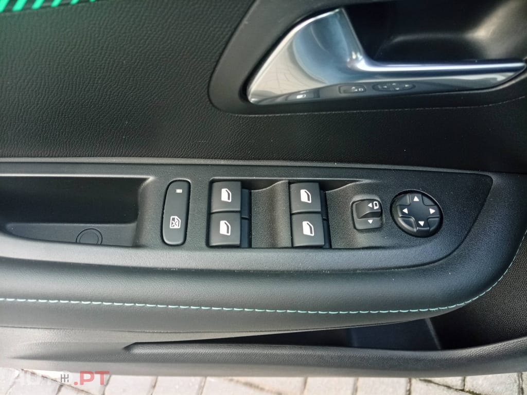 Peugeot E-208 50 kWh Allure Pack