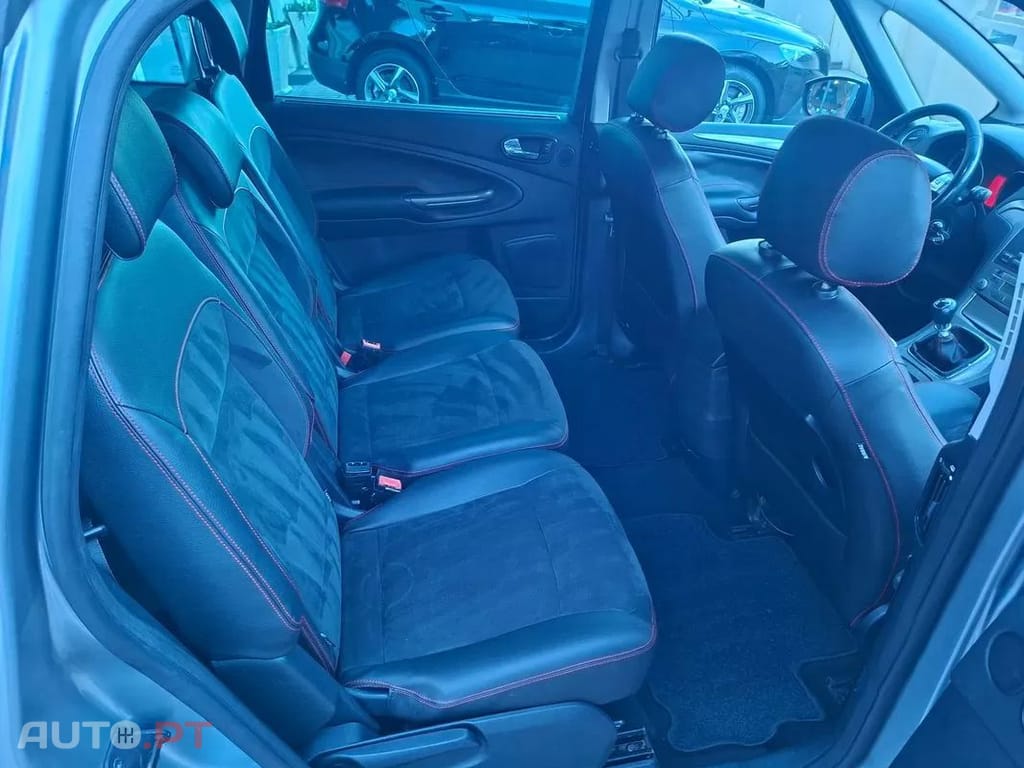 Ford S-Max  2 0 Tdci Dpf Titanium