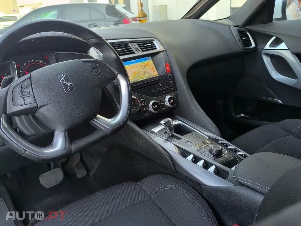 Citroen DS5 1.6 e-HDi Air. So Chic CMP6 112g