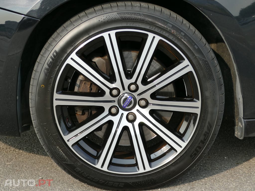Volvo V60 2.4 D6 Summum AWD Phev