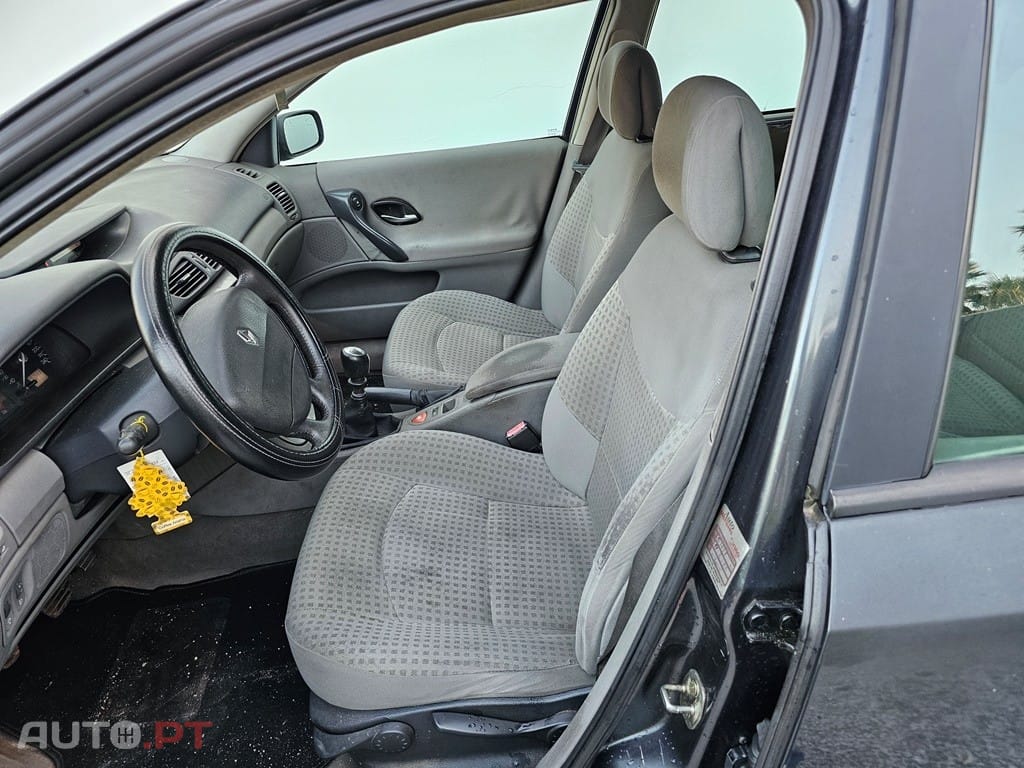 Renault Laguna Break 1.9 dCi Dynamique Luxe