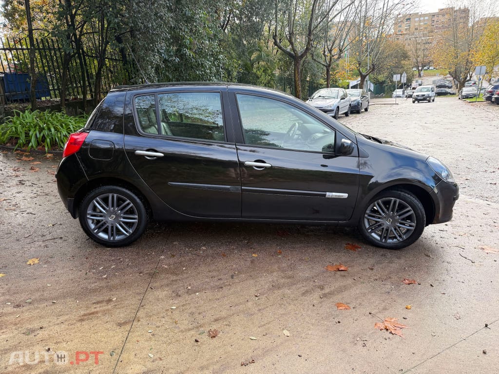 Renault Clio 1.6 INITIALE Automático 80mikm