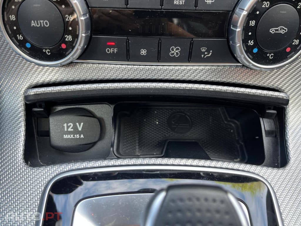 Mercedes-Benz SLC V6