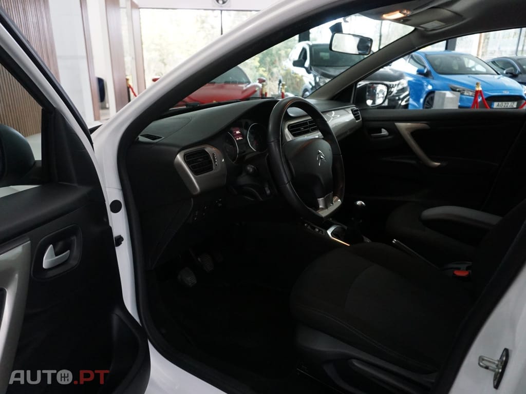 Citroen C-Elysée 1.2 PureTech Shine