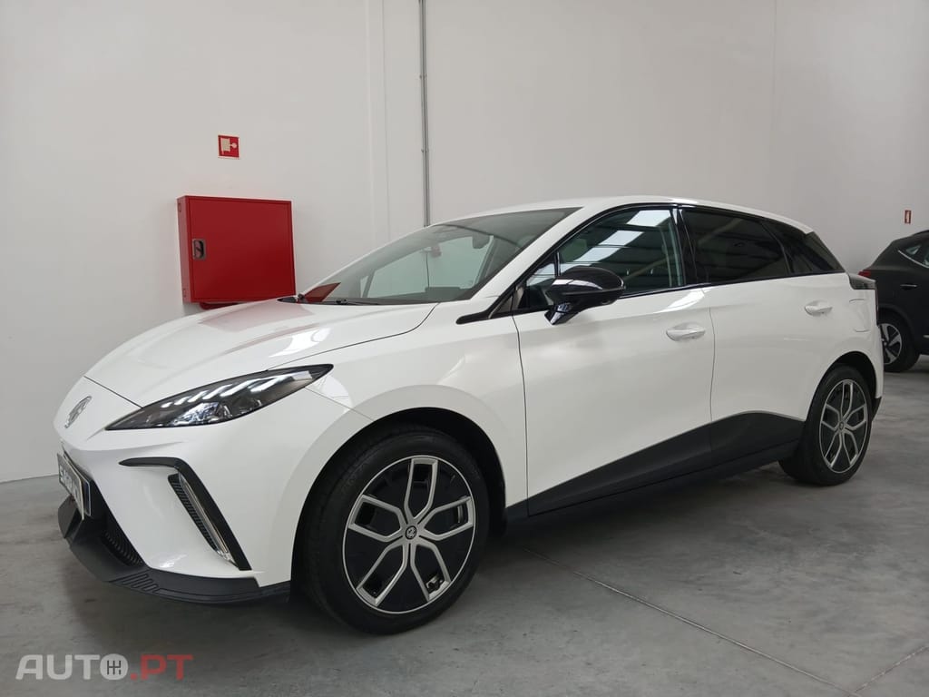 MG MG4 64 kWh Luxury