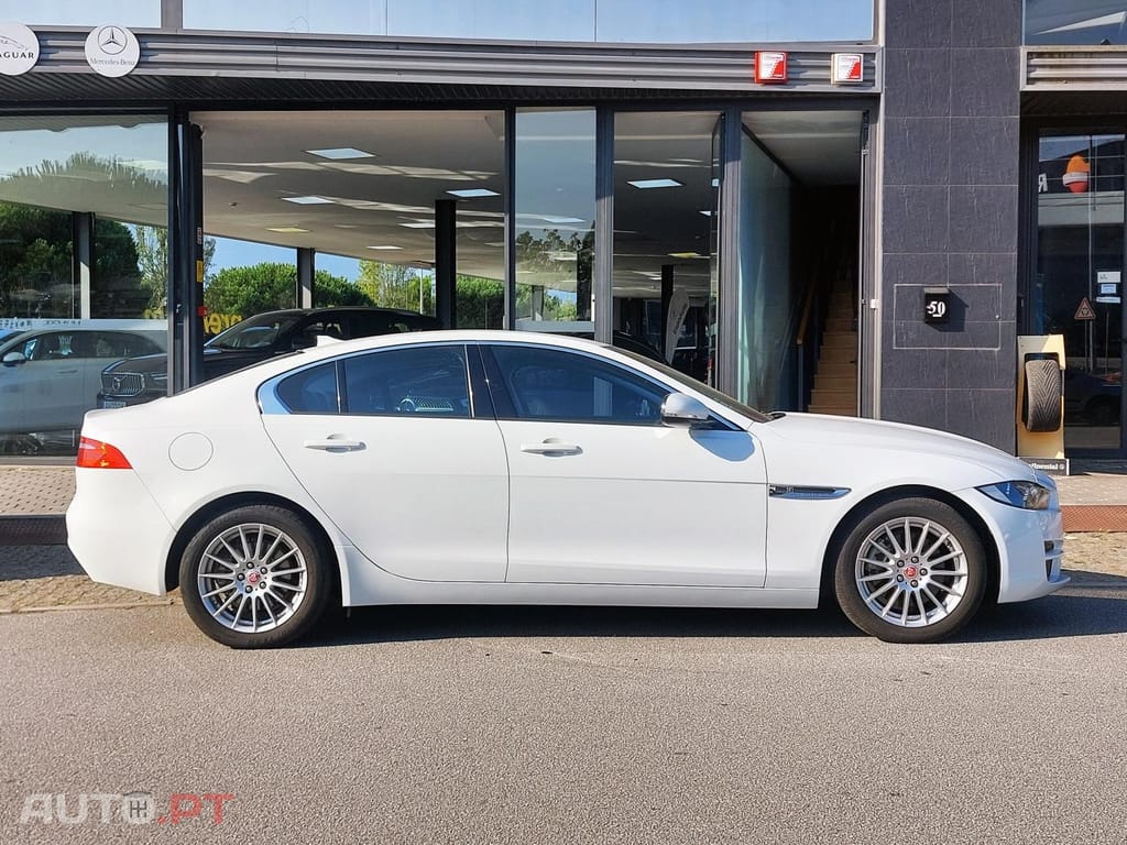 Jaguar XE 2.0 D Prestige