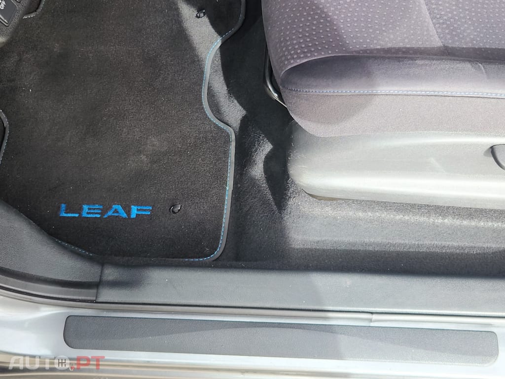 Nissan Leaf 30 kWh (c/ Bateria) Visia