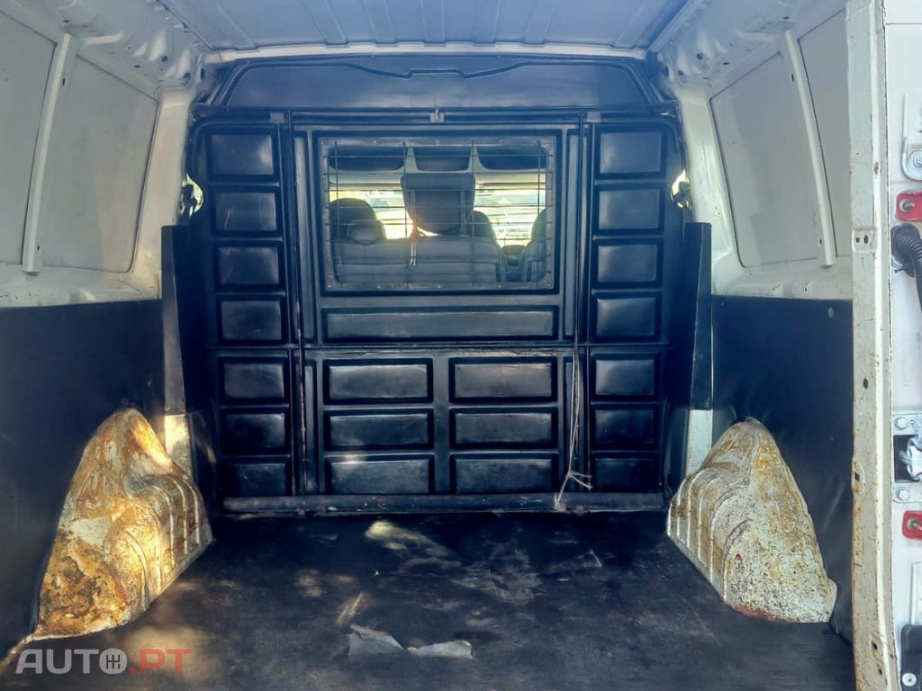 Citroen Jumpy 2.0 HDi L2H1 Semi-Vidrada