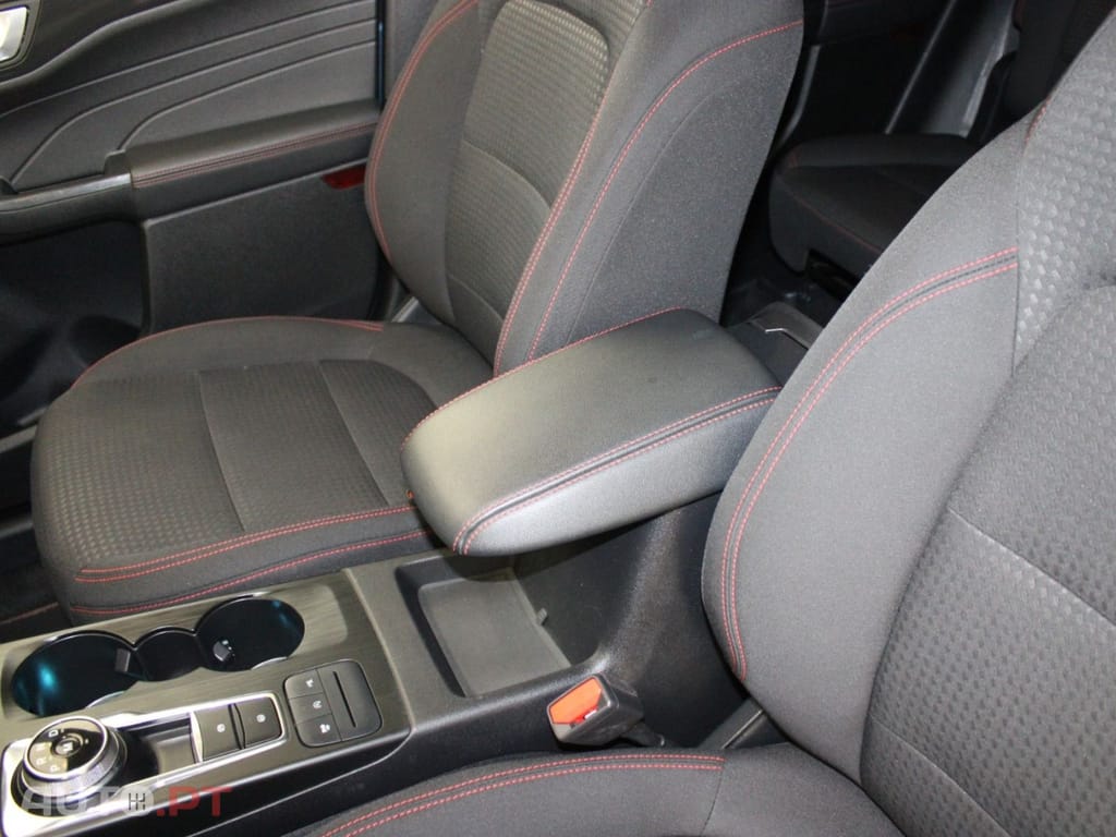 Ford Kuga 1.5 TDCI ECOBLUE TITANIUM I.V.A DEDUTÍVEL