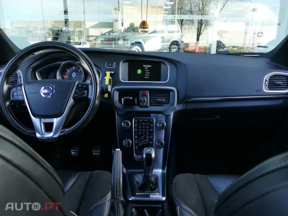 Volvo V40 2.0 D2 R-Design