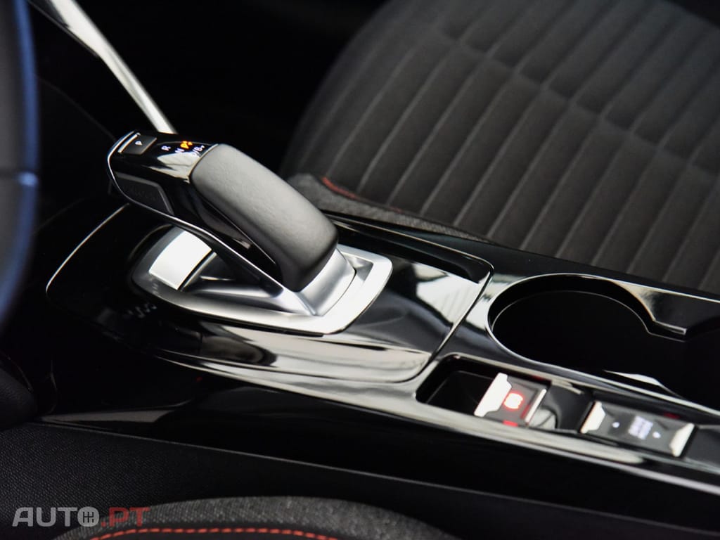 Peugeot E-208 ACTIVE PACK