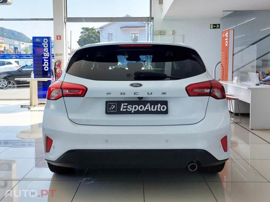 Ford Focus 1.5 TDCi ECOBlue Titanium Aut. — fotografia 5