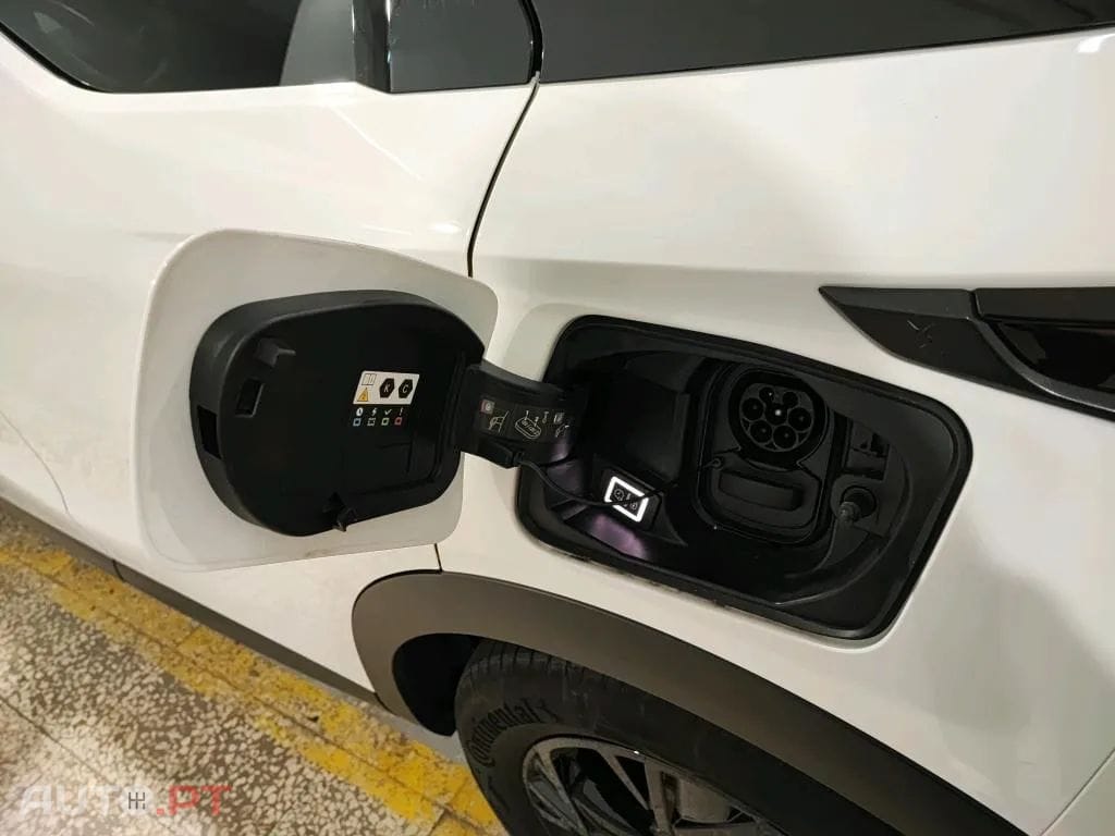 DS DS3 Crossback E-Tense Performance Line