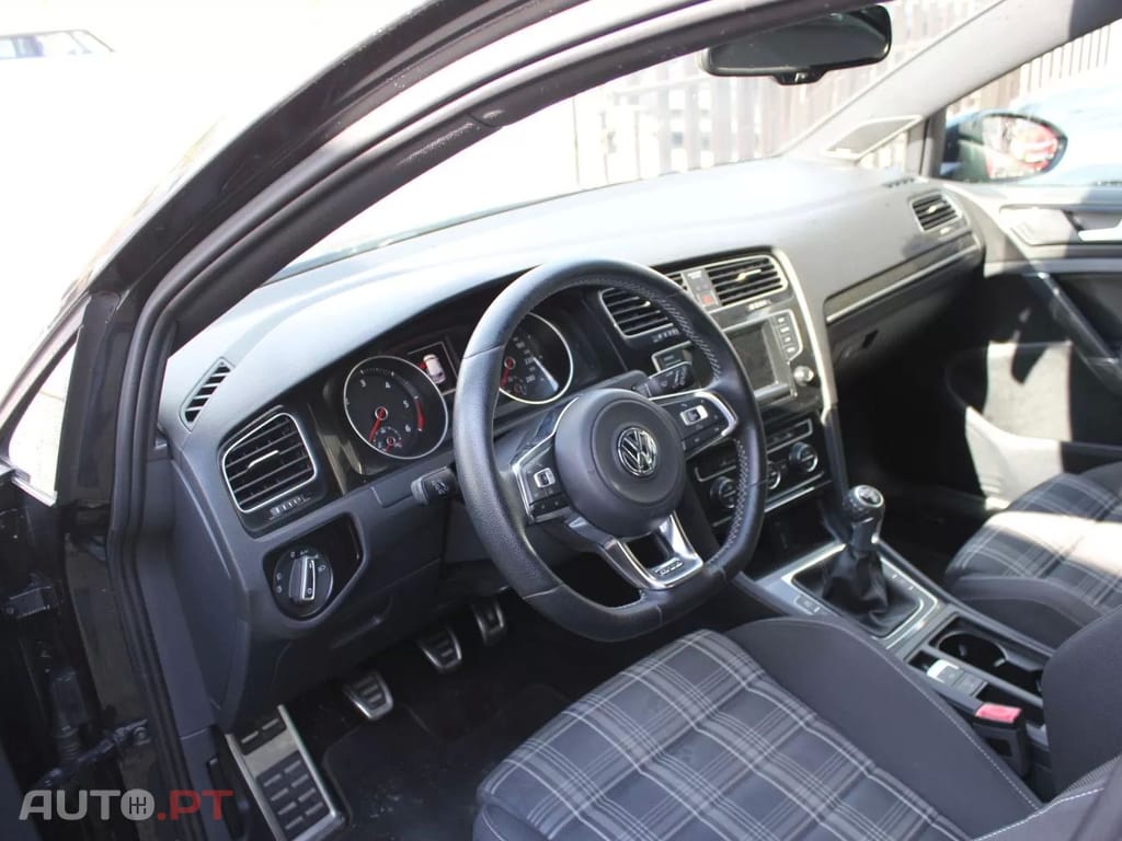 Volkswagen Golf 2.0 TDi GTD