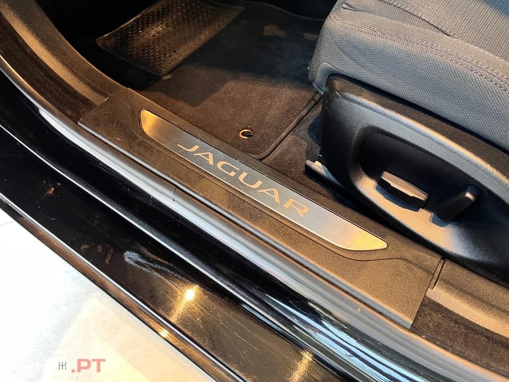 Jaguar XF 2.0d PRESTIGE