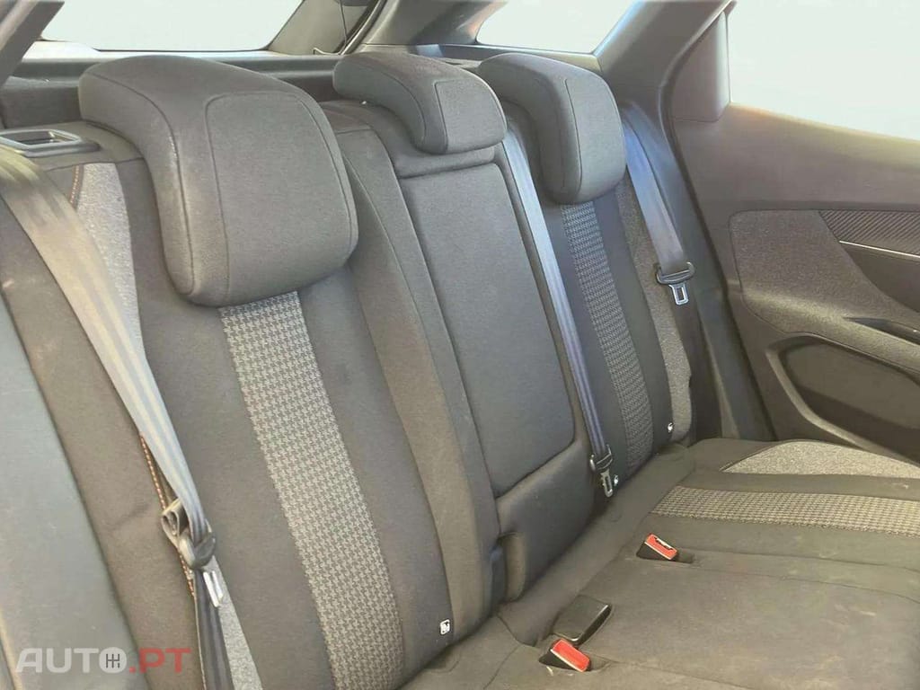 Peugeot 3008 PureTech 130 Stop & Start GPF Active