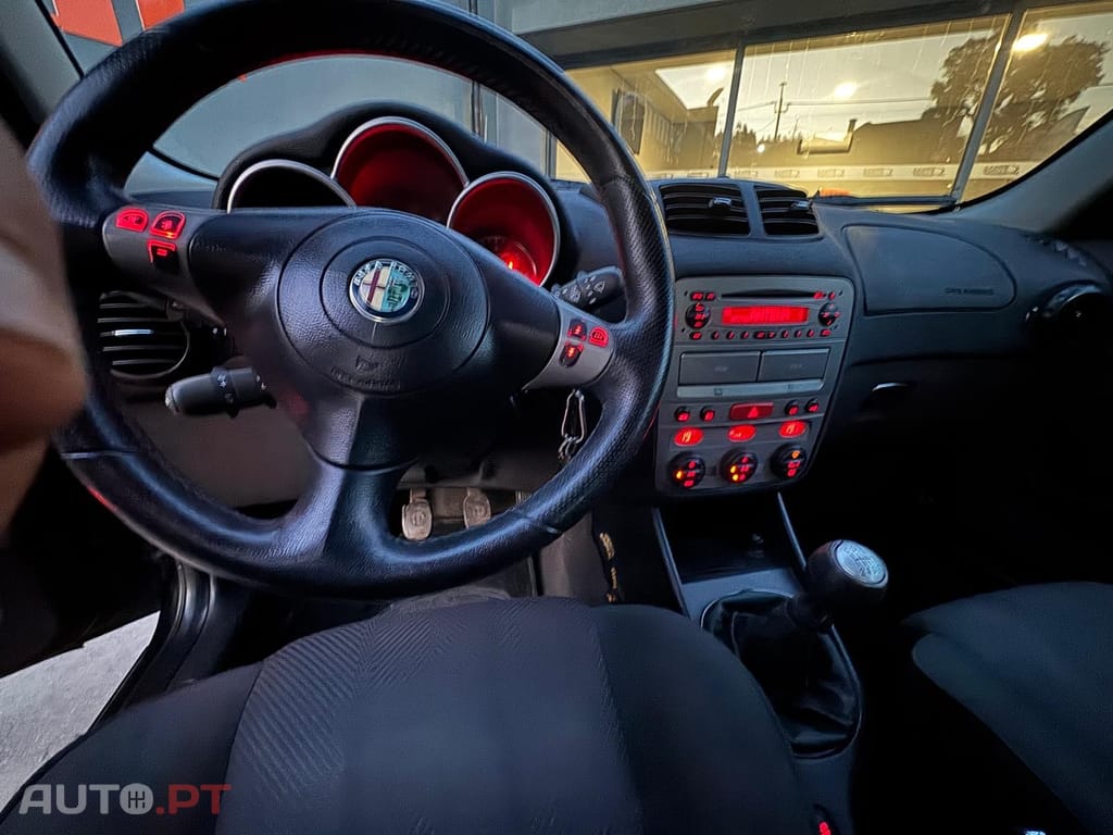 Alfa Romeo 147 1.9 JTD 16V Distinctive