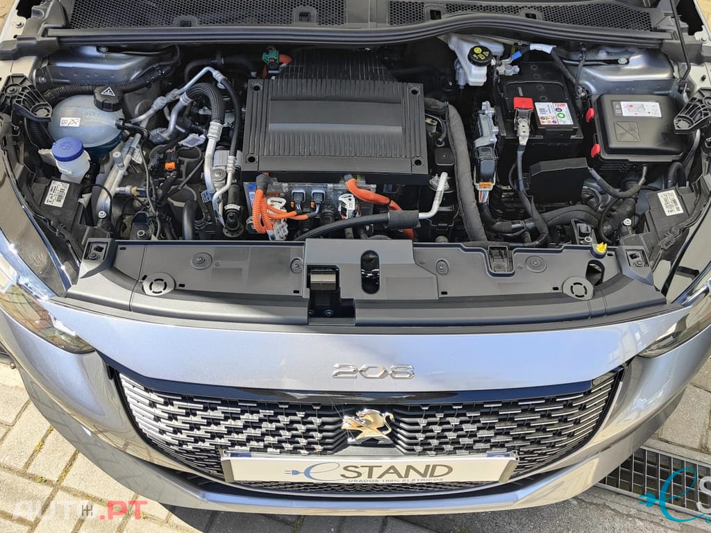 Peugeot E-208 Style