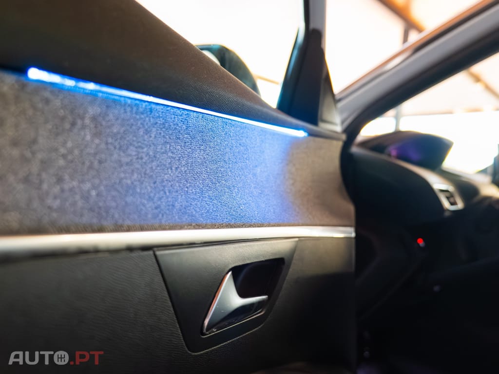 Peugeot 5008 1.2 PureTech Allure Pack EAT8