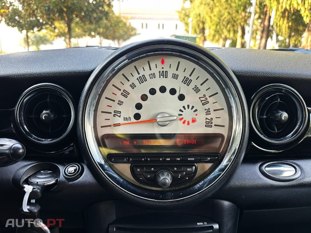 MINI Cooper Cooper D