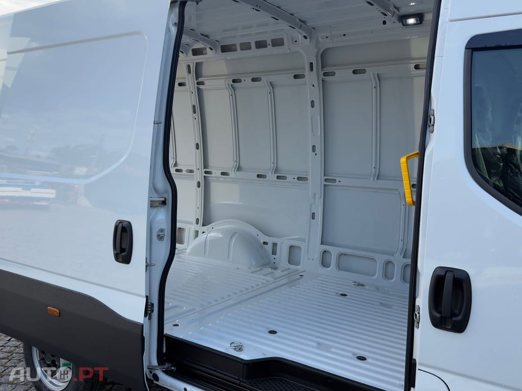 Iveco Daily L 3 H 2  160 CAVALOS