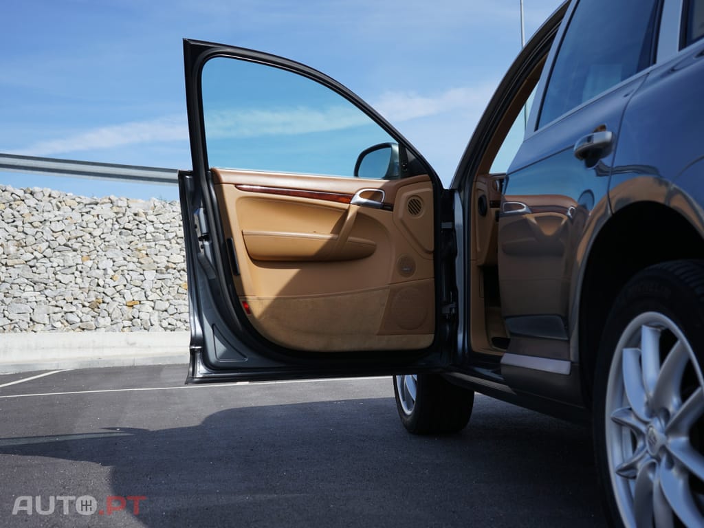 Porsche Cayenne Tiptronic
