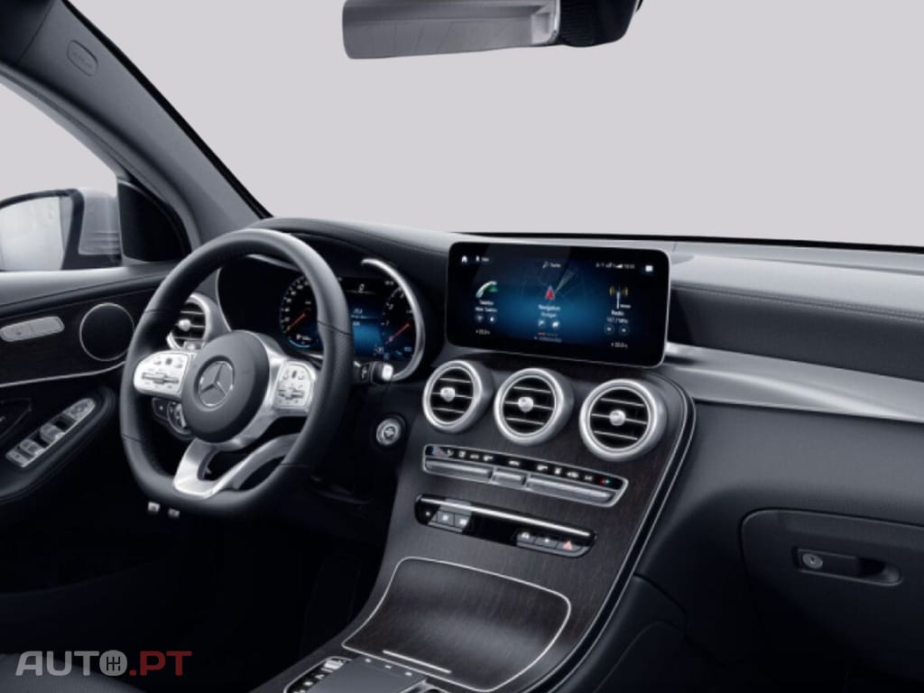 Mercedes-Benz GLC 300 I.V.A DEDUTÍVEL e4M Coupe AMG