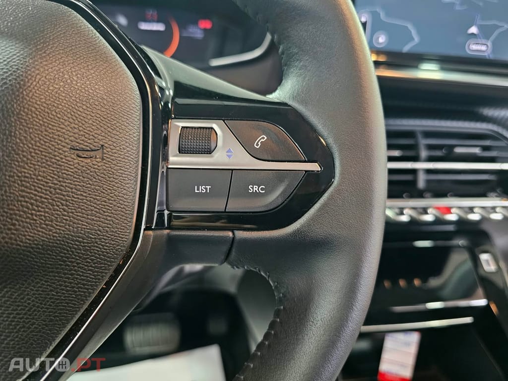 Peugeot e-208 50 kWh Allure — fotografia 16