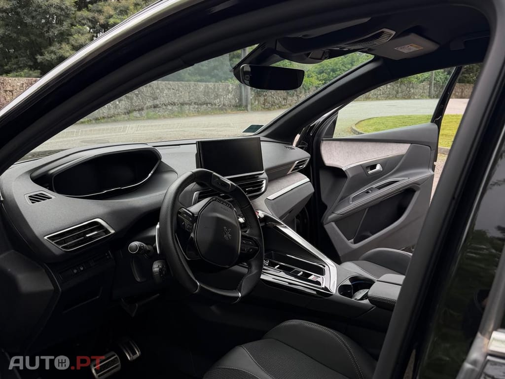 Peugeot 5008 GT 1.2  130cv EAT8 | 7 Lugares | 2023 | 24.716 km