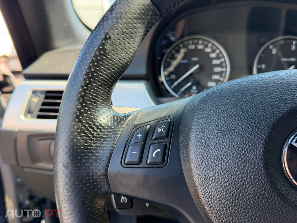 BMW 320 d Auto