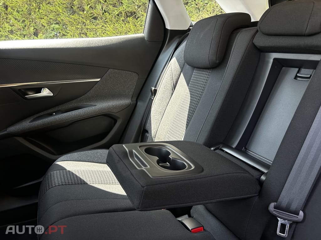 Peugeot 3008 PureTech 130 Stop & Start GPF EAT8 Active