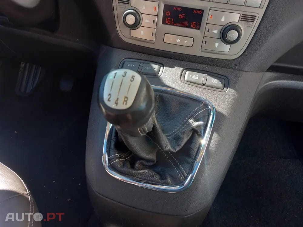 Lancia Musa 1.3 16V M-jet Platino S&S