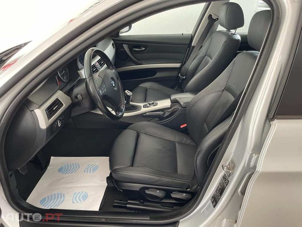 BMW 320 d EfficientDynamics Navigation