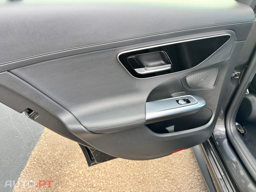 Mercedes-Benz C 300 e St Híbrido/Plug-In EQ AMG Line
