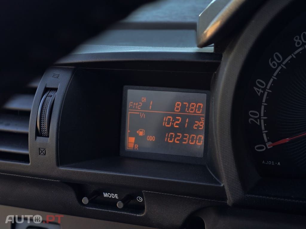 Toyota iQ 1.0 VVT-i