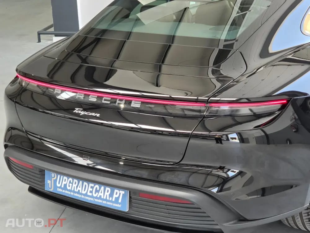 Porsche Taycan 4