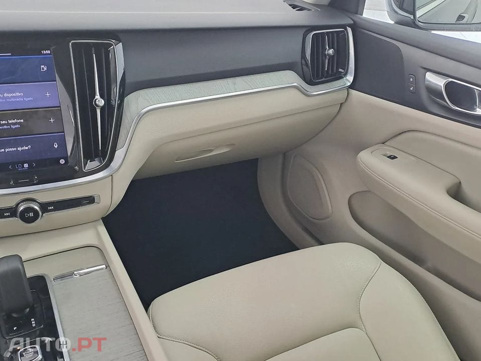 Volvo V60 2.0 B4 Core Auto