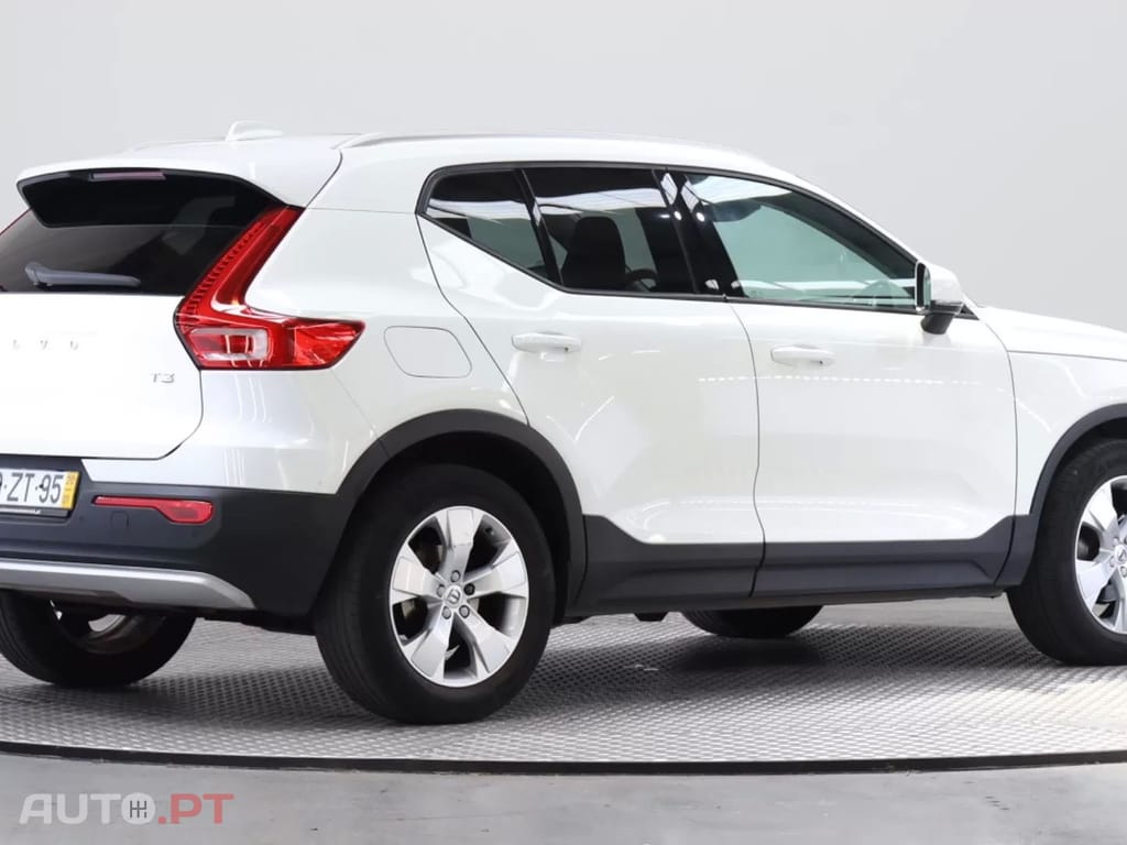 Volvo XC40 1.5 T3 Momentum Plus