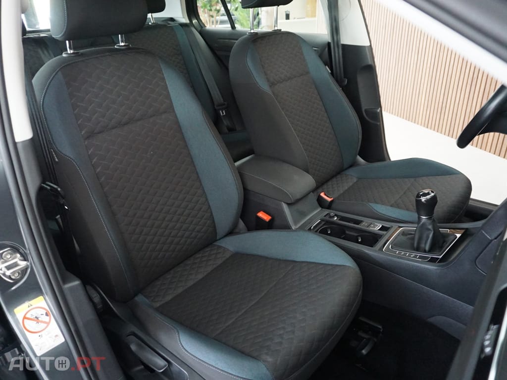 Volkswagen Golf 1.0 TSI OPF IQ.DRIVE