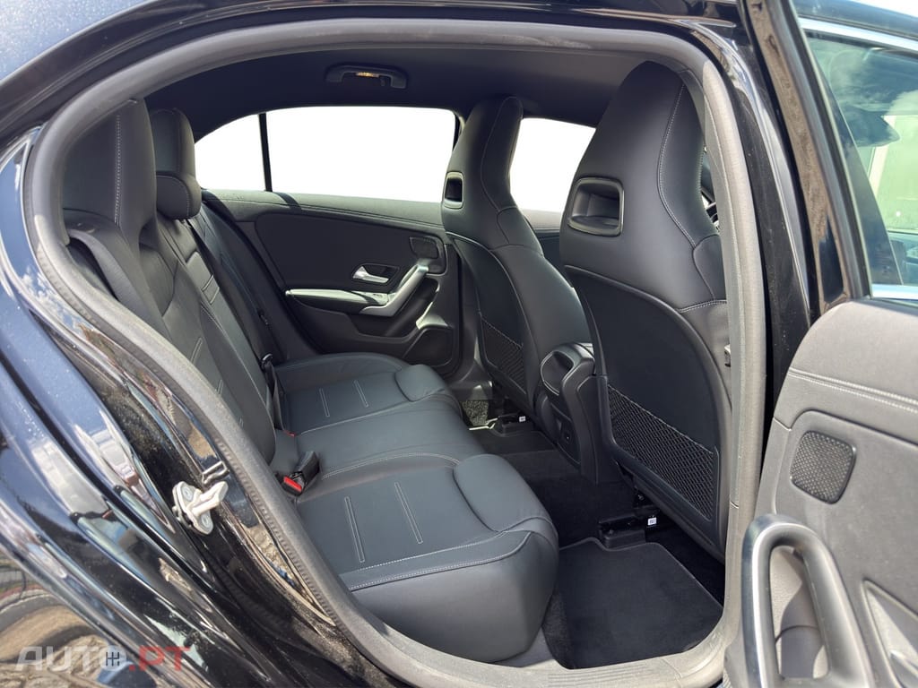 Mercedes-Benz A 250 e 8G-DCT AMG Line